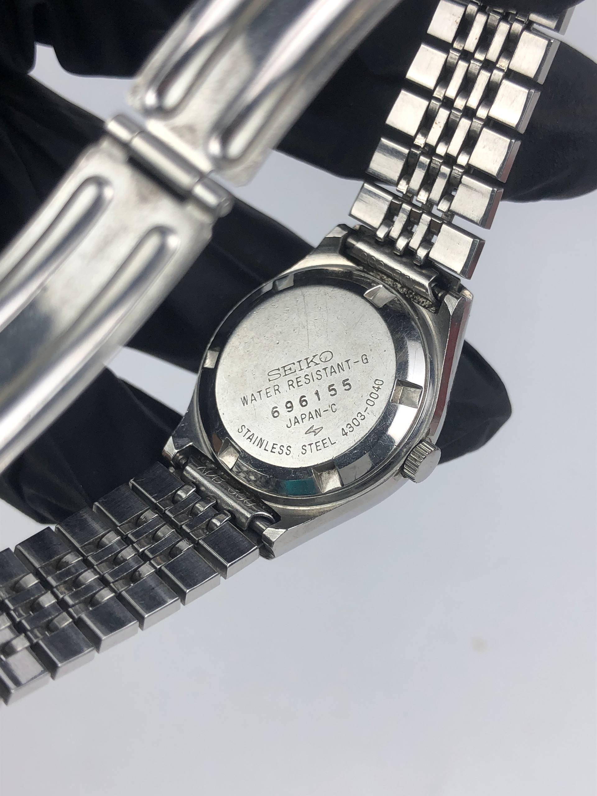 SEIKO 4303-0040 BLUE TEXTURE DIAL QUARTZ LADIES - Gambar 9