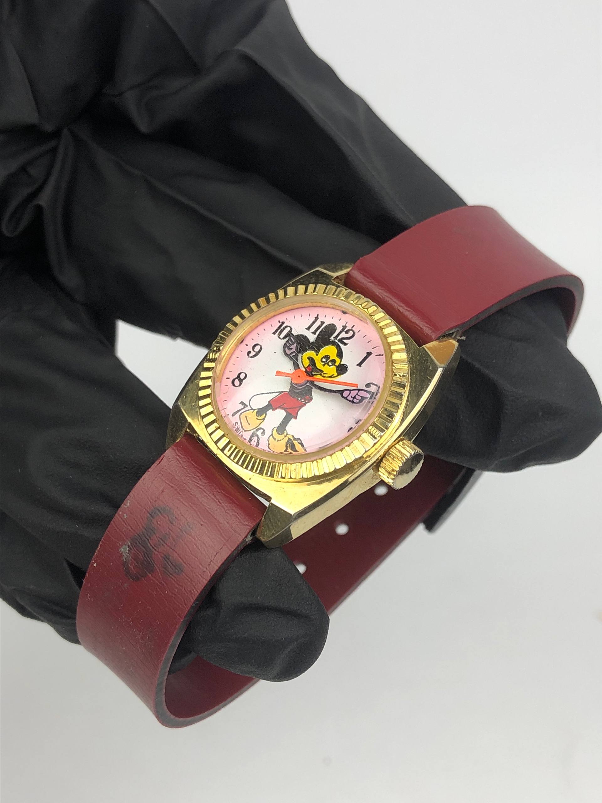 CHARACTER WATCH MICKEY MOUSE SWISS MADE MANUAL WINDING - Gambar 3