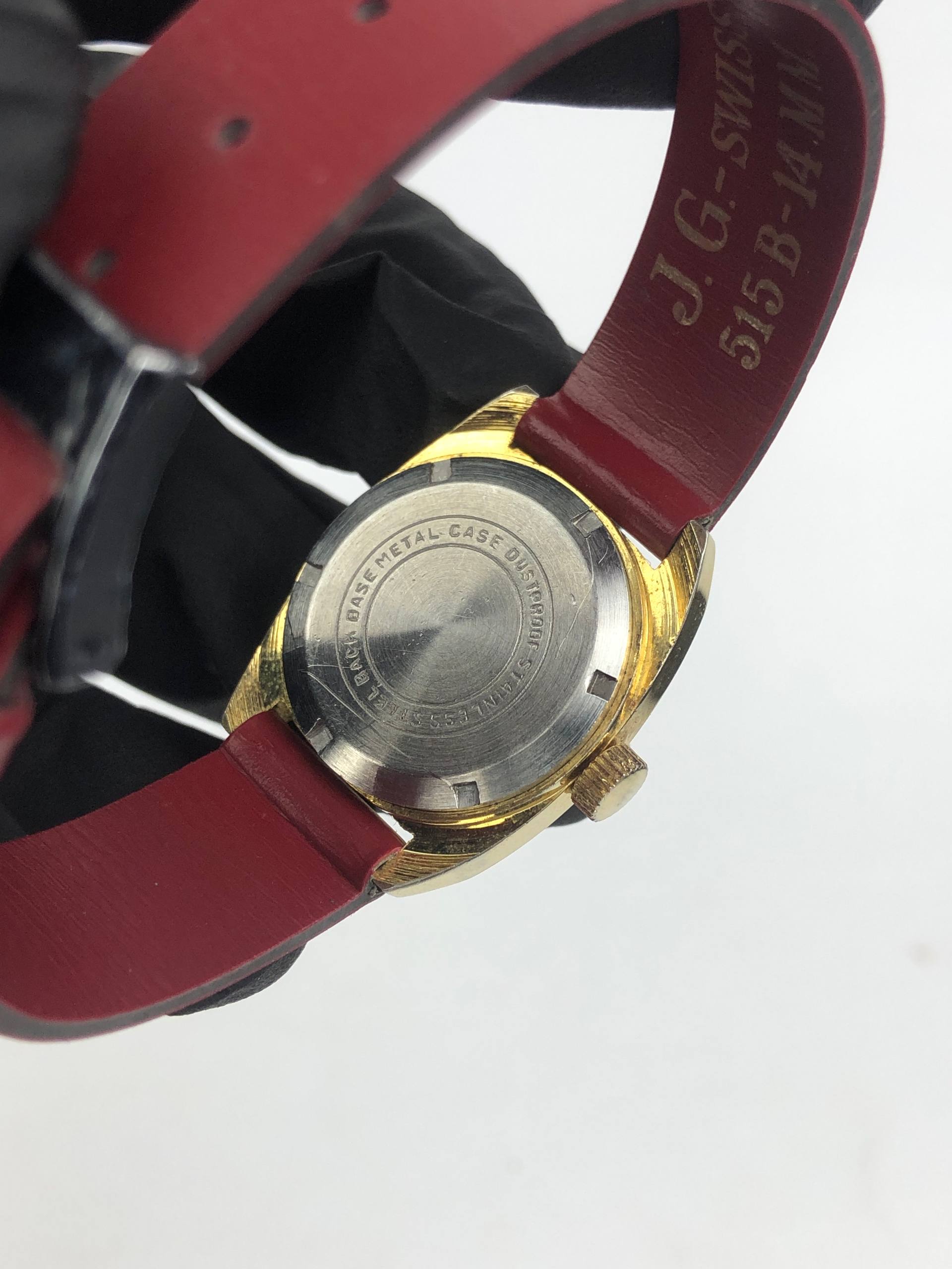 CHARACTER WATCH MICKEY MOUSE SWISS MADE MANUAL WINDING - Gambar 7