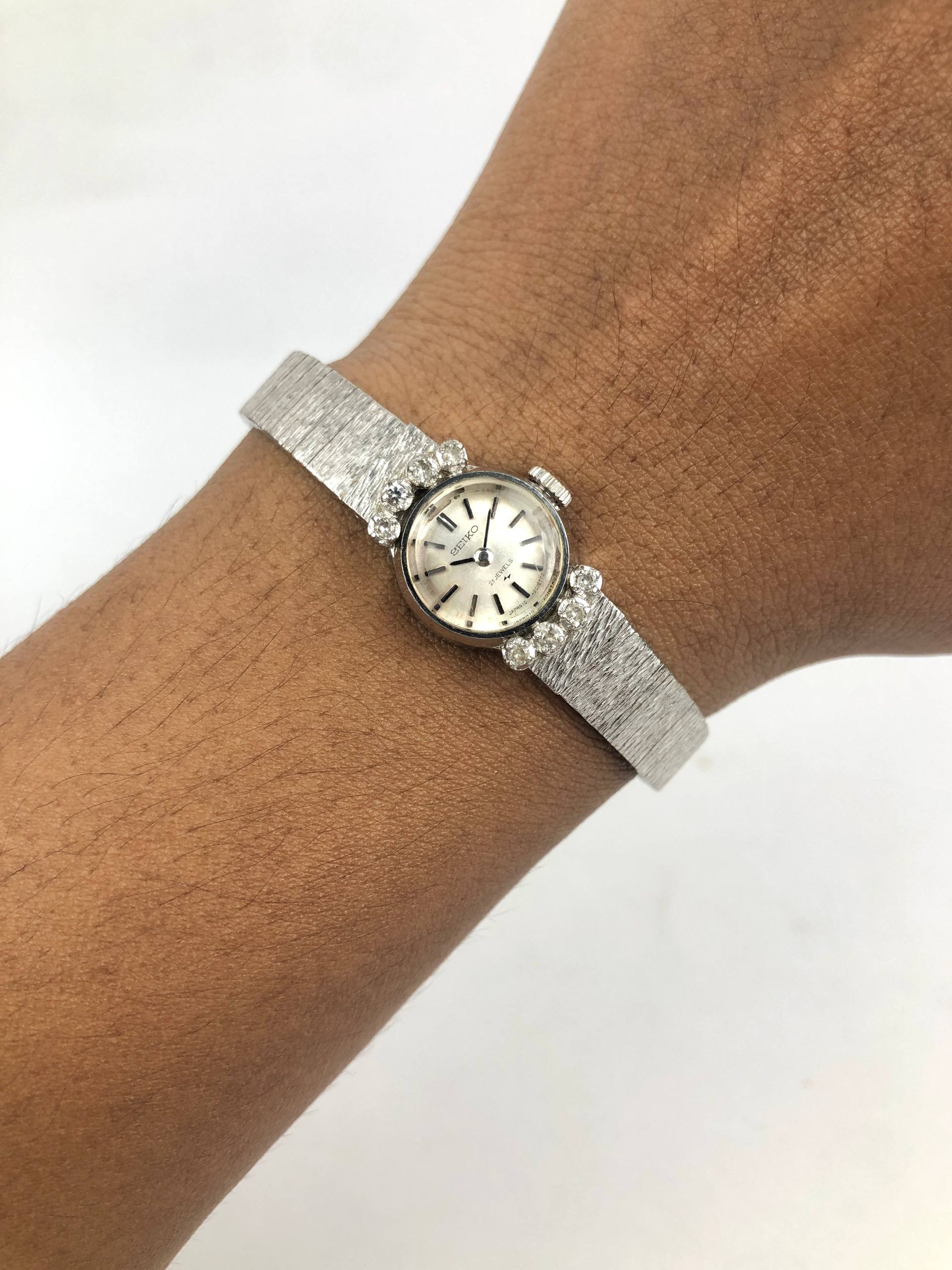 SEIKO 10-0900 DIAMOND BEZEL VINTAGE ORIGINAL
