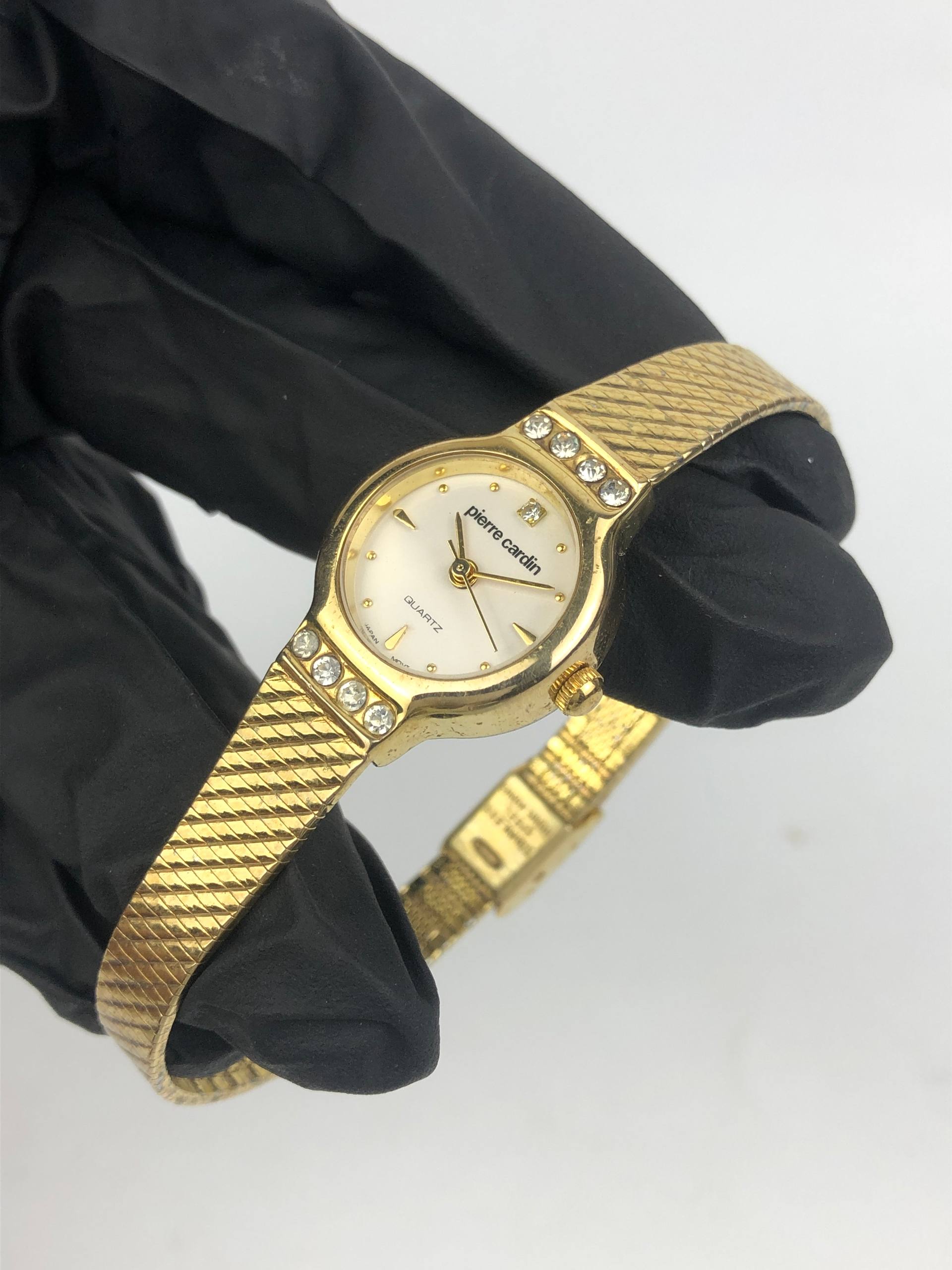 PIERRE CARDIN BANGLE GOLD DISMOND BEZEL QUARTZ - Gambar 3